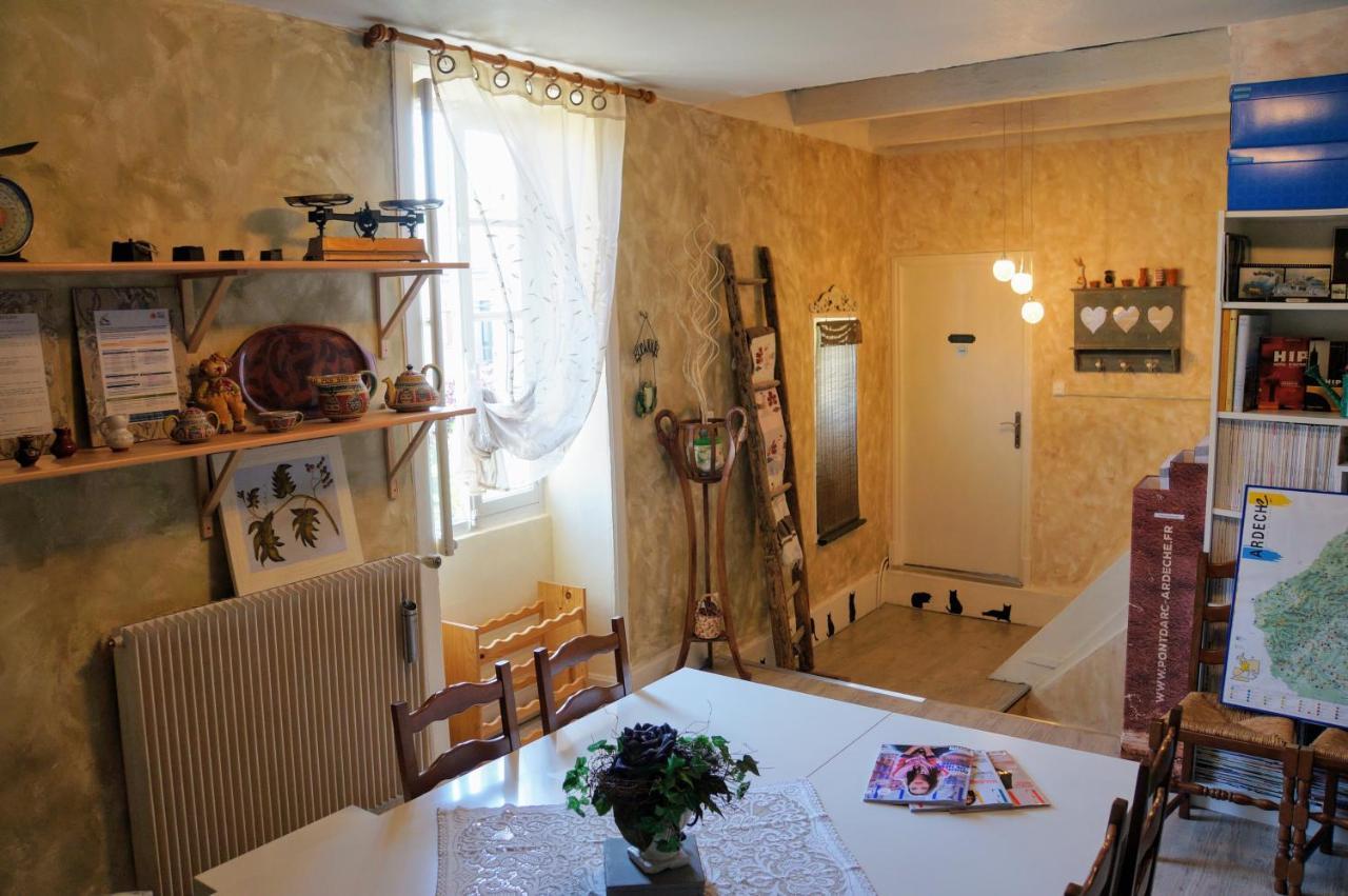 Vallon-Pont-dʼArc Maison Du Manoir מראה חיצוני תמונה