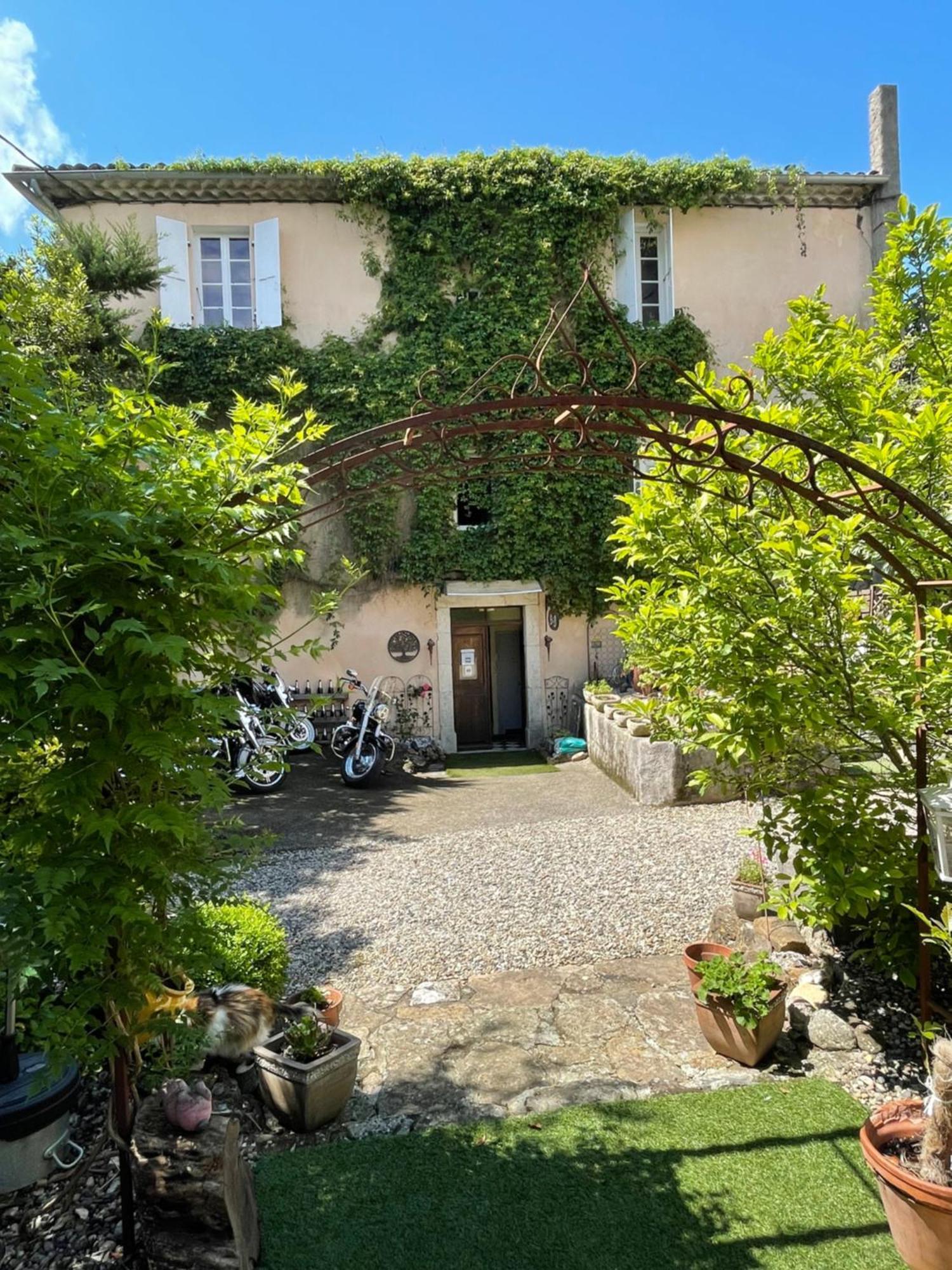 Vallon-Pont-dʼArc Maison Du Manoir מראה חיצוני תמונה